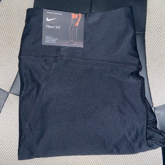 Nike Black Leggings - Picture 2 of 4